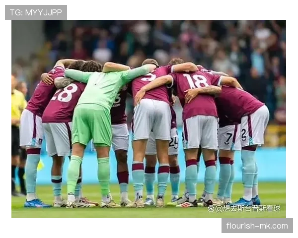 伯恩利特夫摩尔球场迎新赛季，球迷热盼精彩对决与焕然一新观赛氛围