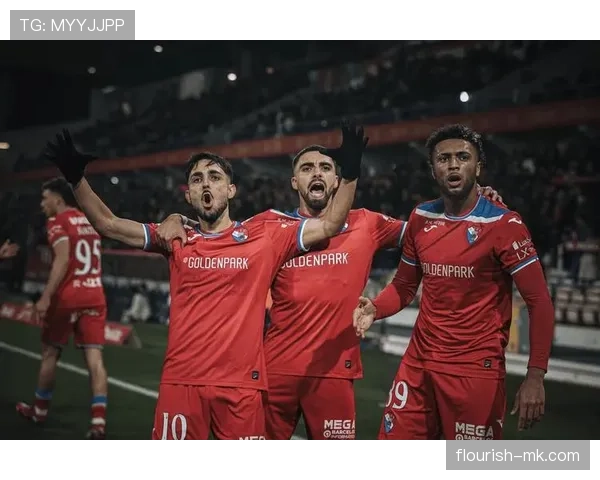 曼联高位压迫与防线暴露问题持续发酵，已对赛季争冠形势产生直接影响。